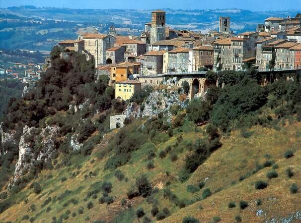 Agriturismo Canonici อเมเลีย ภายนอก รูปภาพ